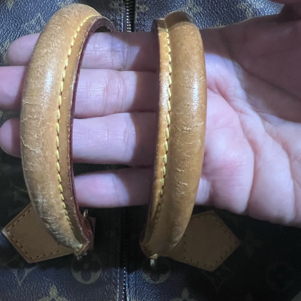 Authentic LOUIS VUITTON Monogram Speedy 30
Hand Bag - Picture 14 of 16